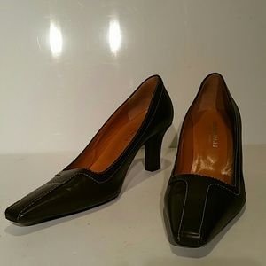 Bruno Magli Women's leather Pumps Brown 9:50